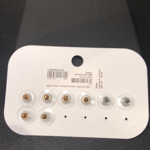 3/$20 NWT CZ classic dainty stud earrings - Picture 2 of 3